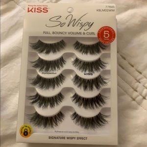 Kiss Wispy Lashes
